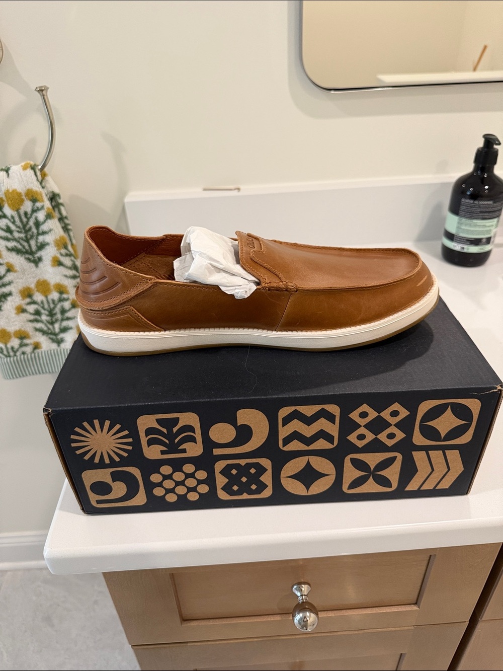BRAND NEW OluKai kakaha Nia Casual Slip-On Leather Shoe in Brown